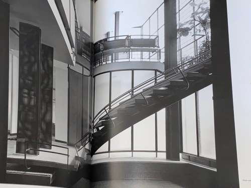 LA MAISON DE VERRE BY PIERRE CHAREAU