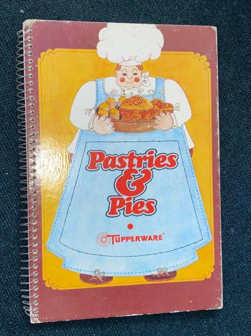 TUPPERWARE PASTRIES & PIES VINTAGE RECIPE BOOK