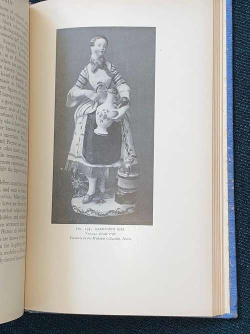PORCELAIN AS AN ART AND A MIRROR OF FASHION BY ROBERT SCHMIDT