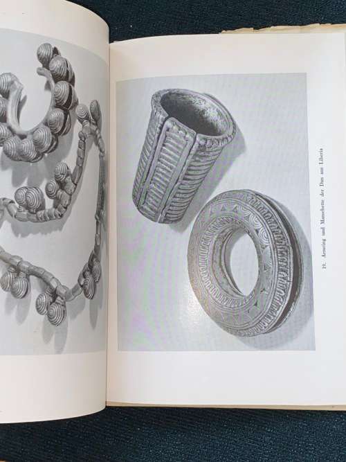 AFRIKANISCHE BRONZEN - ANNEMARIE HEFEL