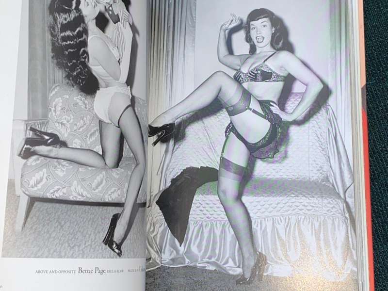 THE LITTLE BOOK OF LEGS BY DIAN HANSON - TASCHEN