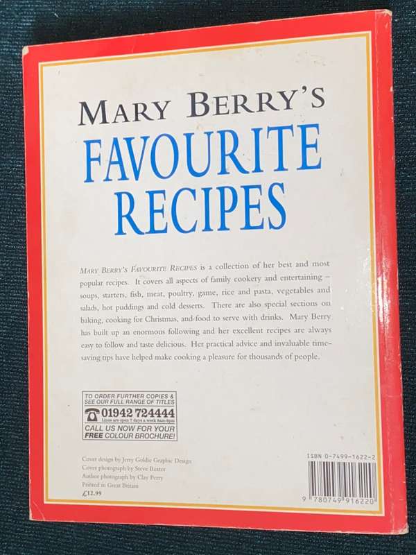 MARY BERRY`S FAVOURITE RECIPES 250 BEST-EVER RECIPES