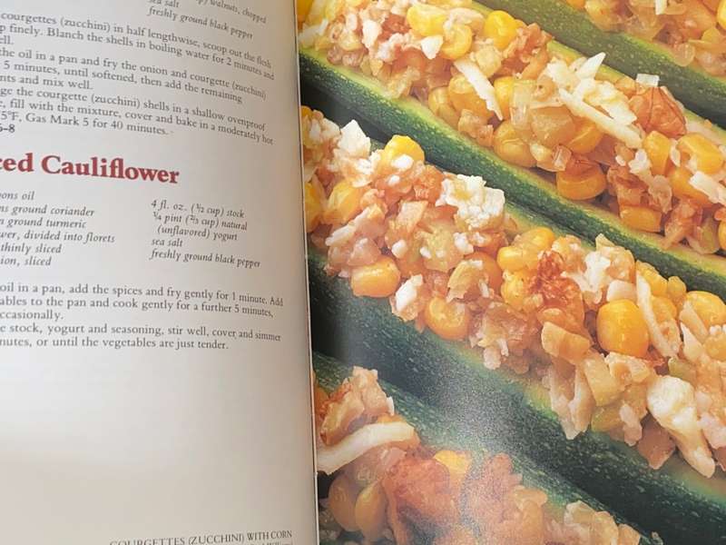 THE COLOUR BOOK OF WHOLEFOOD COOKERY