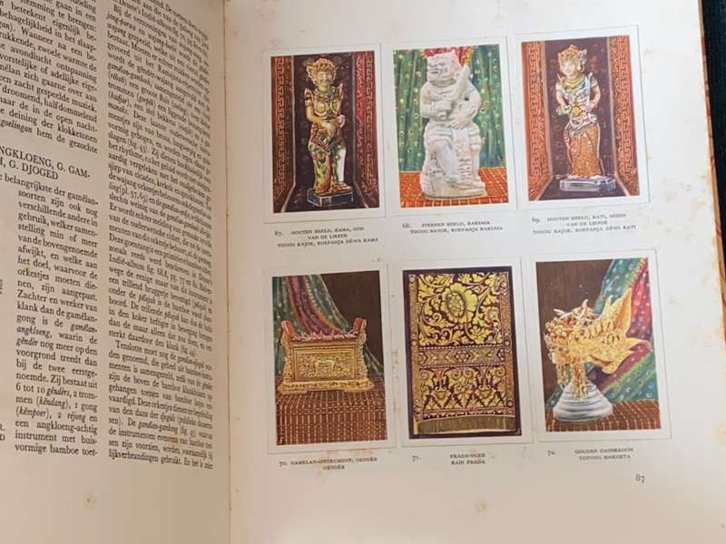 1933 COLLECTABLE DROSTE`S CACAO EN CHOCOLADEFABRIEKEN BALI CARD BOOK