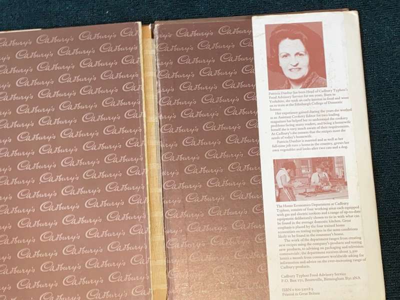 CADBURY`S CHOCOLATE COOKBOOK BY PATRICIA DUBAR