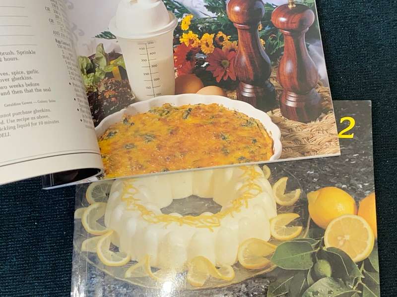 TUPPERWARE FAVOURITES / FAVOURITES 2