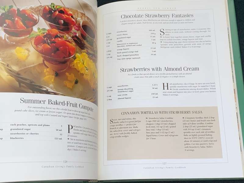CANADIAN LIVING`S FAMILY COOKBOOK