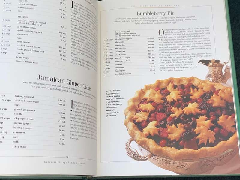 CANADIAN LIVING`S FAMILY COOKBOOK