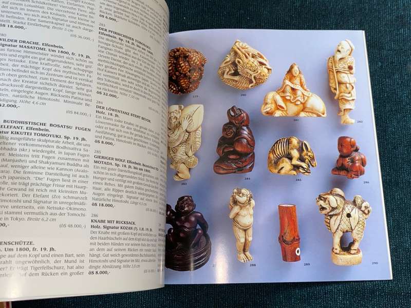 NETSUKE AUCTION CATALOGUE  1998
