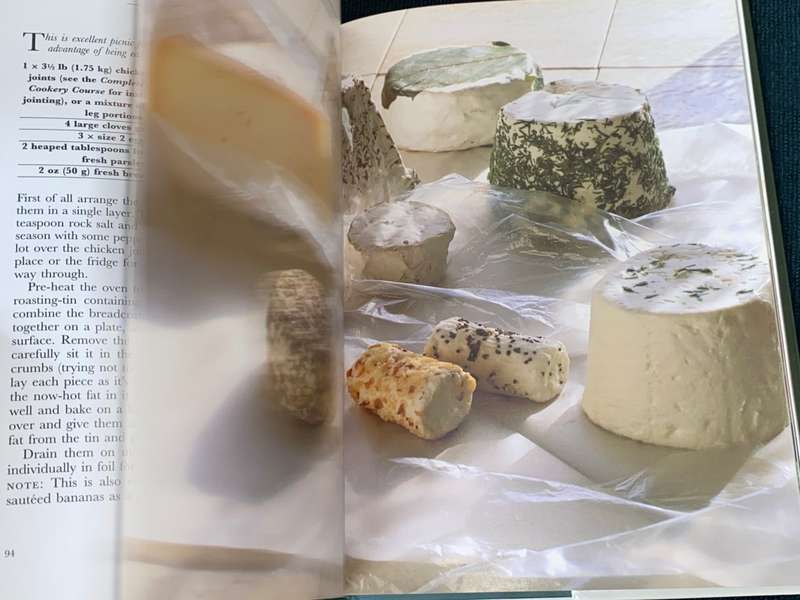 DELIA SMITH`S SUMMER COLLECTION - 140 RECIPES FOR THE SUMMER