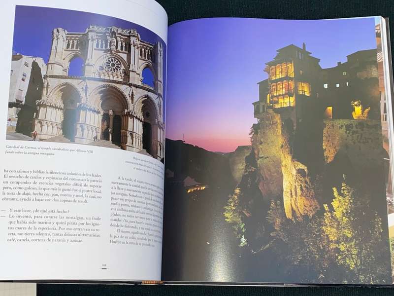HISTORICAL PARADORS WITH ENGLISH TRANSLATION