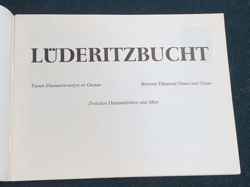 LUDERITZBUCHT BETWEEN DIAMOND DUNES AND OCEAN