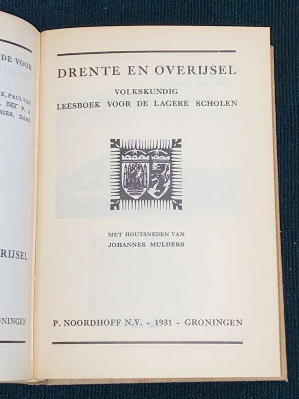 NEDERLANDSCHE VOLKSKUNDE 2 VOLUMES 1930`S