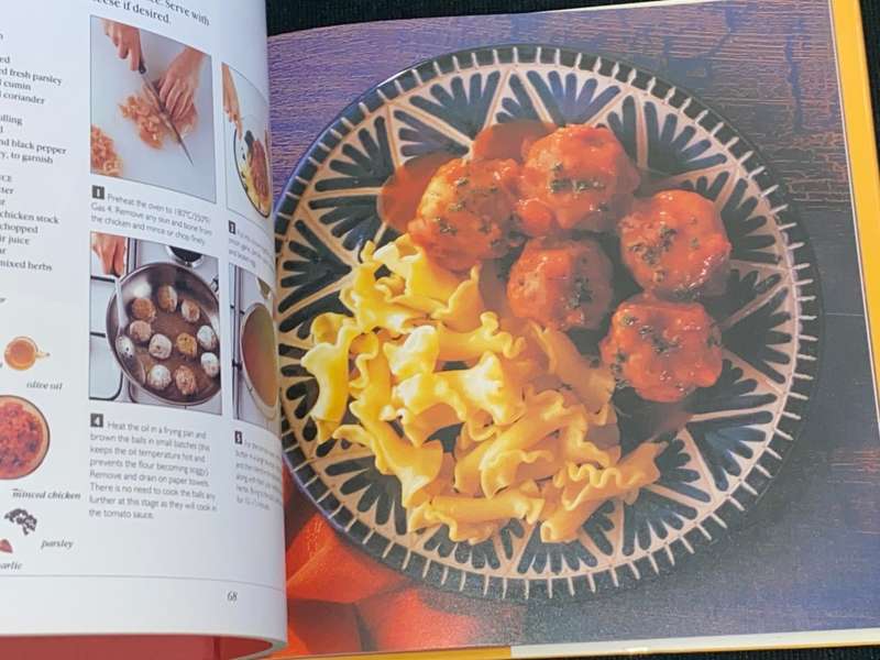 50 FANTASTIC CHICKEN DISHES STEP-BY-STEP BY SUE MAGGS