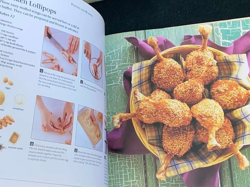 50 FANTASTIC CHICKEN DISHES STEP-BY-STEP BY SUE MAGGS
