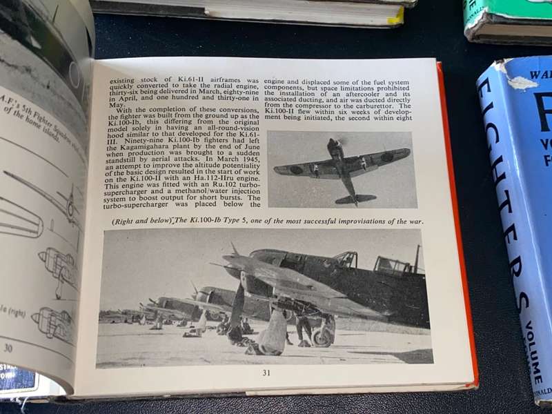 WAR PLANES OF THE SECOND WORLD WAR 4 VOLUMES BY WILLAM  GREEN