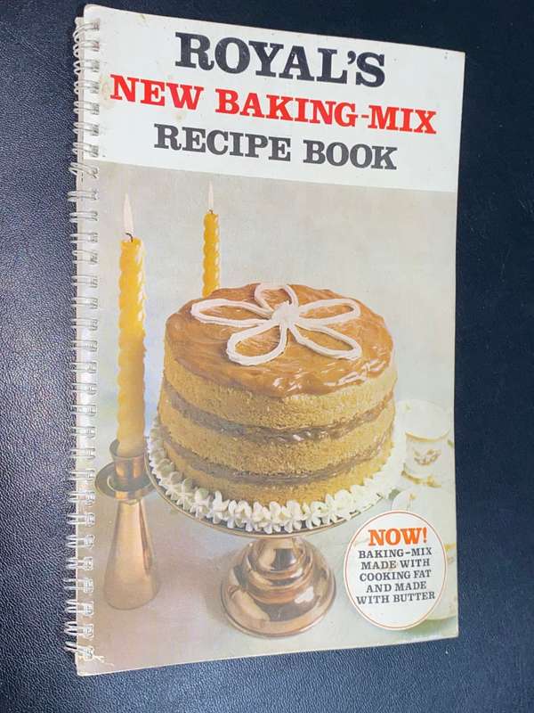 ROYAL`S NEW BAKING MIX RECIPE BOOK