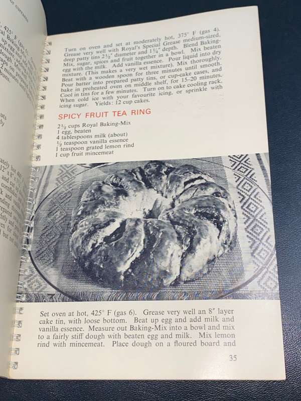 ROYAL`S NEW BAKING MIX RECIPE BOOK