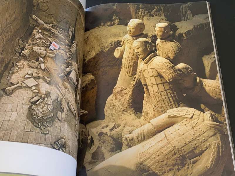 THE QIN DYNASTY TERRA COTTA ARMY OF DREAMS XI`AN PRESS SIGNED CHINESE