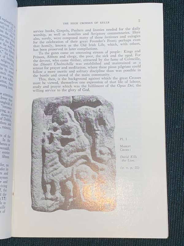 THE HIGH CROSSES OF KELLS BY HELEN M. ROE