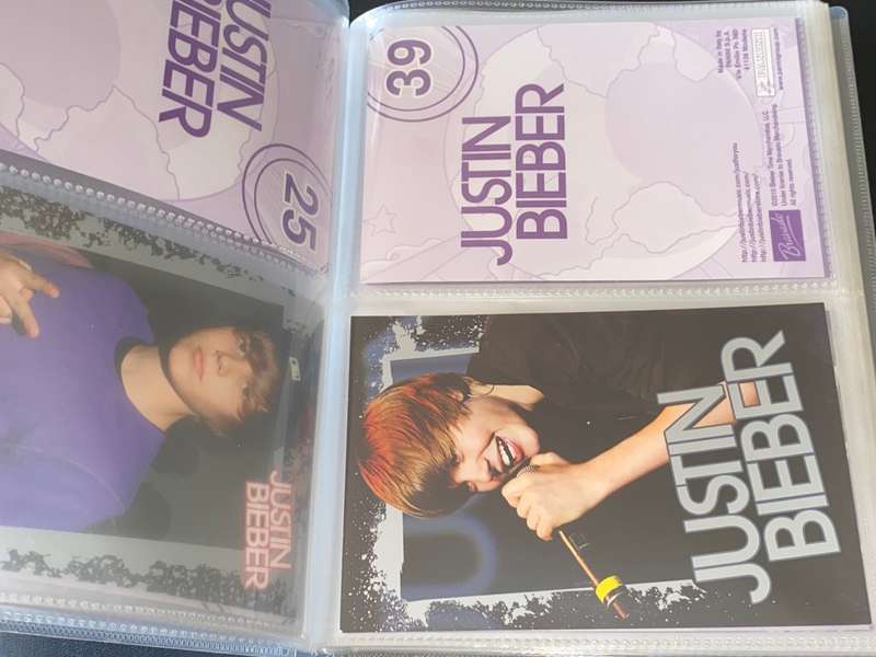 PANINI JUSTIN BIEBER COLLECTABLE CARD ALBUM WITH 23 CARDS OF 90