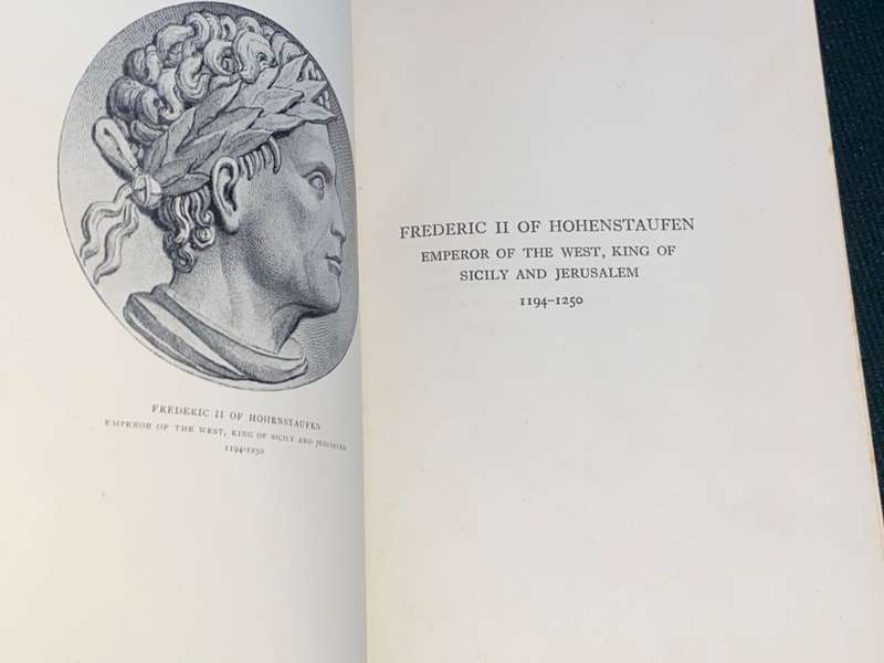 SUNDRY GREAT GENTLEMEN SOME ESSAYS IN HISTORICAL BIOGRAPHY BY MARJORIE BOWEN