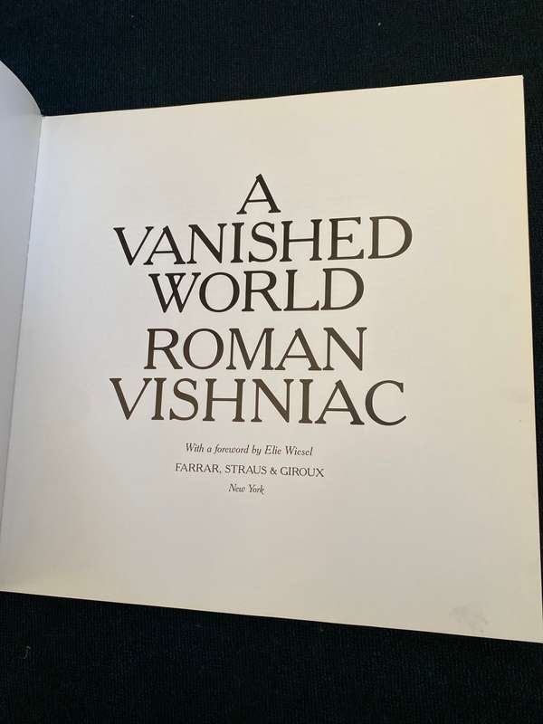 A VANISHED WORLD BY ROMAN VISHNIAC