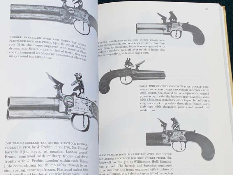 THE COLLECTOR`S ILLUSTRATED GUIDE TO FIREARMS BY MARTIN MILLER