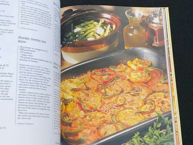 SHORT-CUT COOKBOOK FROM HOOGLAND`S FARMHOUSE KITCHEN BY ANETTE HUMAN
