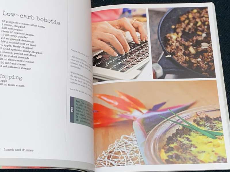 LOW-CARB LIVING FOR FAMILIES MONIQUE LE ROUX FORSLUND