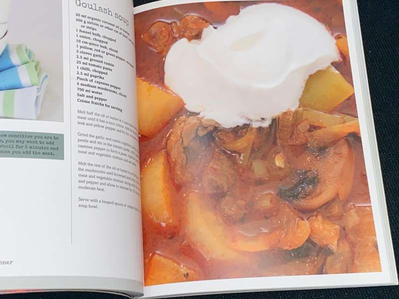 LOW-CARB LIVING FOR FAMILIES MONIQUE LE ROUX FORSLUND