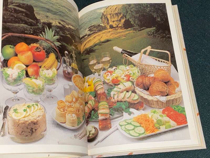 THE COMPLETE SOUTH AFRICAN FISH & SEAFOOD COOKBOOK BY ALICIA WILKINSON