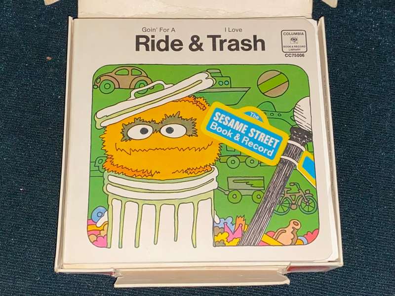 SESAME STREET CARRY ABOUT 6 BOOKS & RECORDS SET