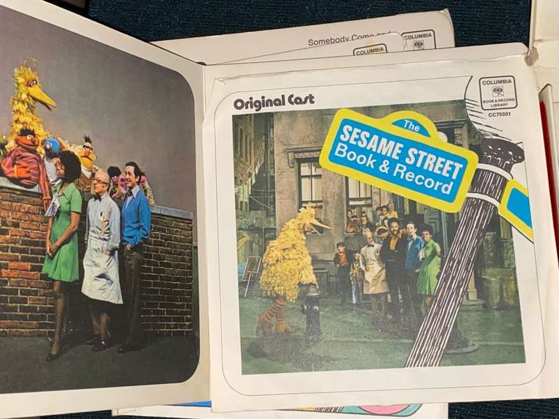 SESAME STREET CARRY ABOUT 6 BOOKS & RECORDS SET