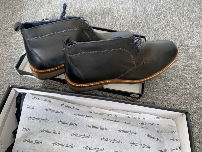 ARTHUR JACK SIZE 44 MERRICK LEATHER CHARCOAL BOOT