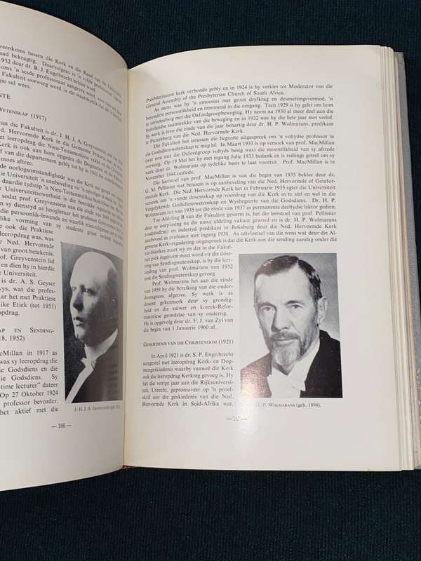 AD DESTINATUM 1910 - 1960 GEDENKBOEK VAN DIE UNIVERSITEIT VAN PRETORIA