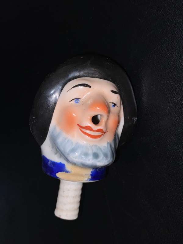 VINTAGE NOVELTY CERAMIC BOTTLE POURER