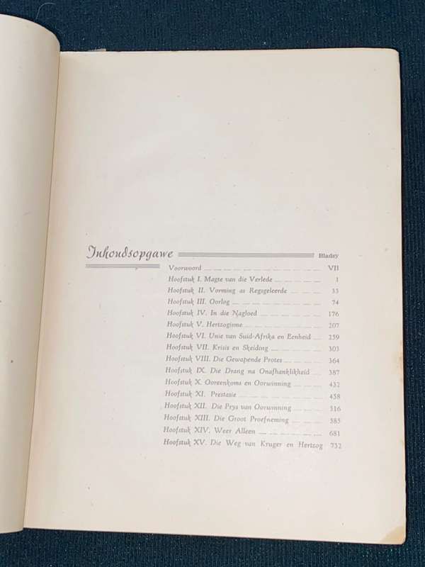 GENERAAL J.B.M. HERTZOG DEUR C.M. VAN DEN HEEVER 1944