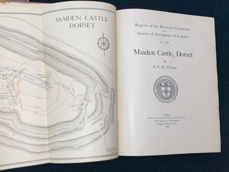 REPORTS OF THE RESEARCH COMMITTEE OF THE SOCIETY OF ANTIQUITIES LONDON MAIDEN CASTLE DORSET 1943