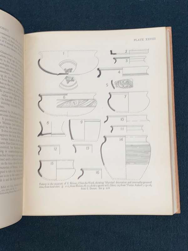 REPORTS OF THE RESEARCH COMMITTEE OF THE SOCIETY OF ANTIQUITIES LONDON MAIDEN CASTLE DORSET 1943