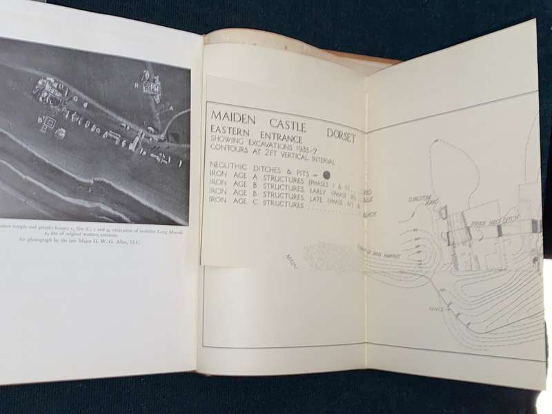 REPORTS OF THE RESEARCH COMMITTEE OF THE SOCIETY OF ANTIQUITIES LONDON MAIDEN CASTLE DORSET 1943