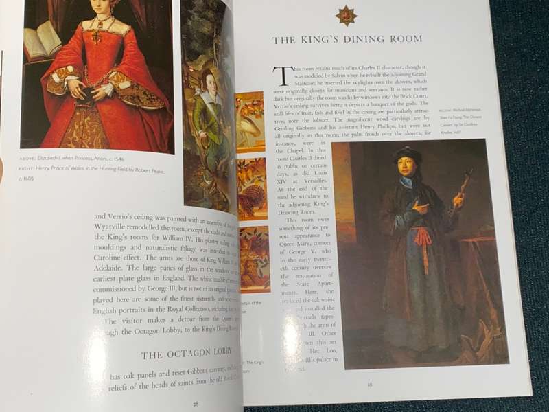WINDSOR CASTLE OFFICIAL GUIDE