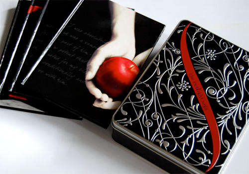 THE TWILIGHT SAGA - COLLECTORS TIN WITH 4 JOURNALS