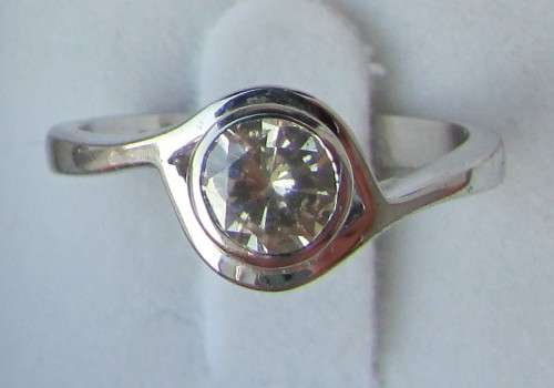 **1/2ct SPECIAL [R29528]** NEW SWIRL ROUND CUT [0.570ct] DIAMOND RING [WHITE GOLD] - BUY SAFE