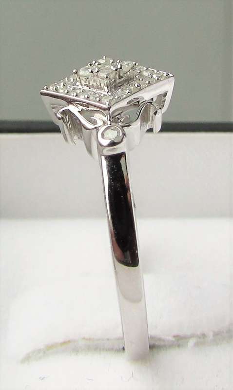 **BRILLIANT VALUE [R28083]** DESIGNER DIAMOND [0.300ct] RING [WHITE GOLD] - BUY SAFE