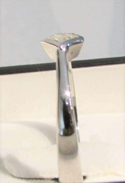 **TUBE SETTING [R20745]**SPARKLING PRINCESS CUT [0.250ct] DIAMOND RING [WHITE GOLD] - BUY SAFE