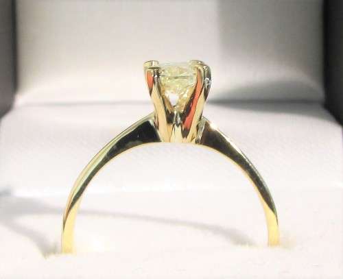 **BARGAIN BUY** FIERY RADIANT CUT [0.580ct] DIAMOND SOLITAIRE RING [YELLOW GOLD] - BUY SAFE