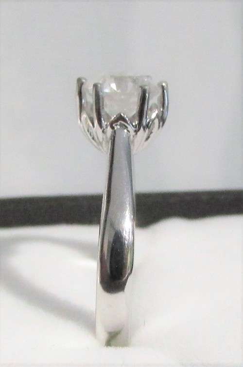 **BARGAIN BUY** ROUND CUT [0.800ct] DIAMOND SOLITAIRE RING [WHITE GOLD] - BUY SAFE