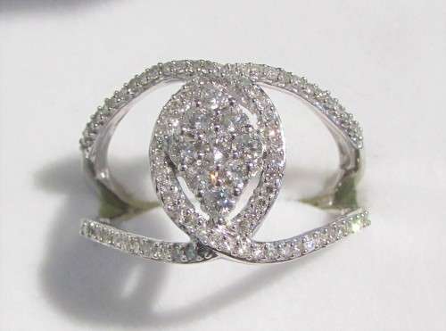 **1 PIECE ONLY [R57419]** CROSSOVER STYLE [0.800ct] DIAMOND RING [WHITE GOLD] - **BUY SAFE**
