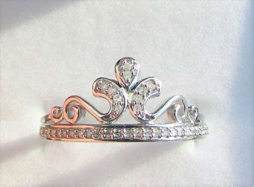 **CELEBRITY DESIGN [R26419]** CROWN DIAMOND [0.300ct] BAND [WHITE GOLD] - BUY SAFE